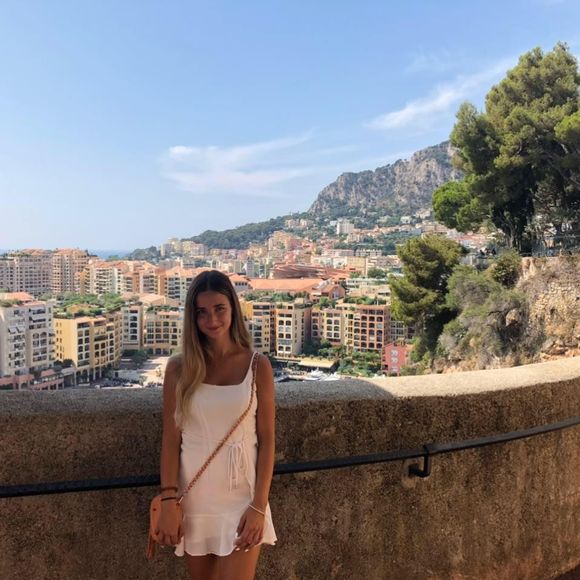 Meet your Posher, Erika - Picture 1 of 1